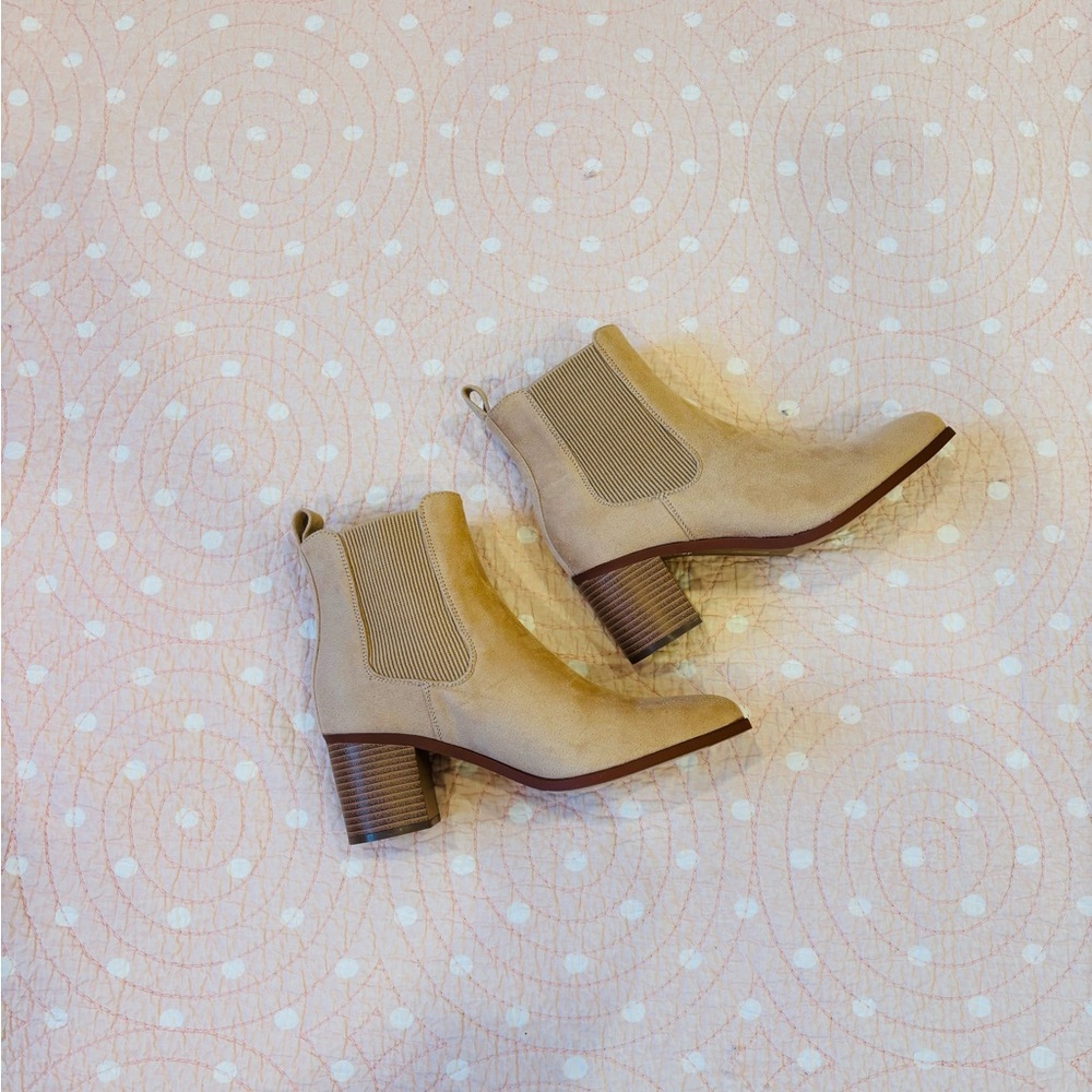 Dream Pairs Tan Heeled Boots
